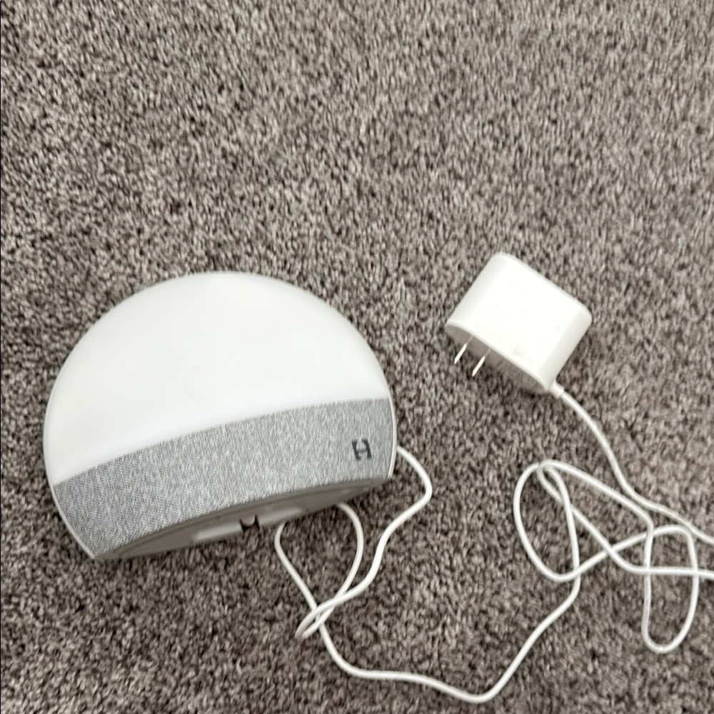 Hatch White and Gray Relaxation Device